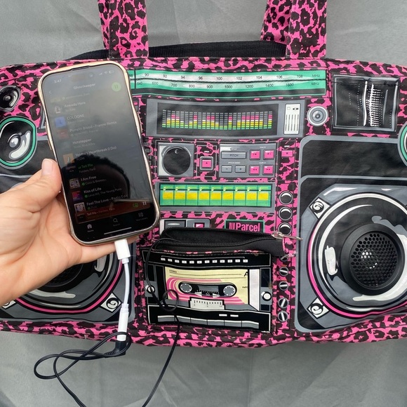 Vintage 80’s Pink Leopard Boombox Tote bag, working speaker, bag only - Picture 13 of 13
